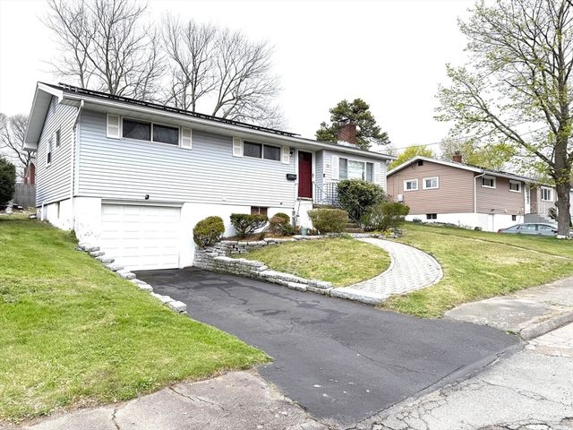 26 Mcdevitt Road, Randolph, MA 02368
