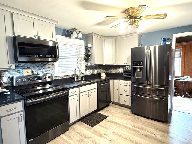 26 Mcdevitt Road, Randolph, MA 02368