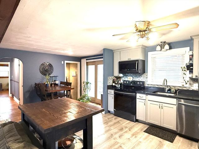 26 Mcdevitt Road, Randolph, MA 02368