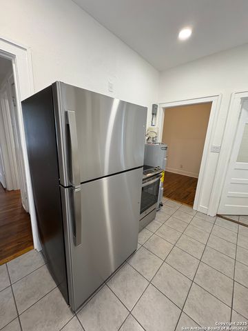 805 W Summit Ave Apt 1, San Antonio, TX 78212