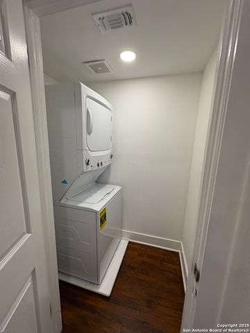 805 W Summit Ave Apt 1, San Antonio, TX 78212