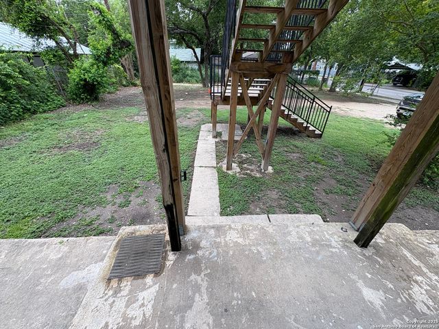 805 W Summit Ave Apt 1, San Antonio, TX 78212