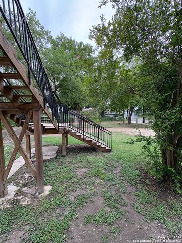805 W Summit Ave Apt 1, San Antonio, TX 78212
