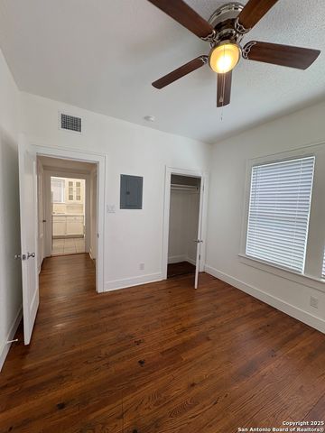 805 W Summit Ave Apt 1, San Antonio, TX 78212