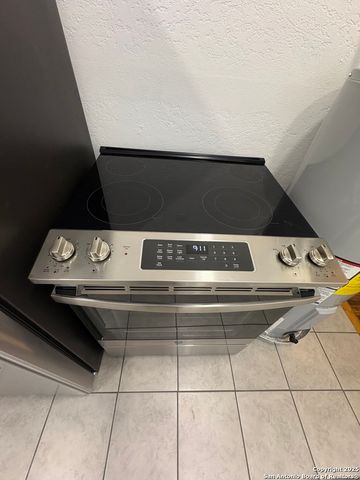 805 W Summit Ave Apt 1, San Antonio, TX 78212