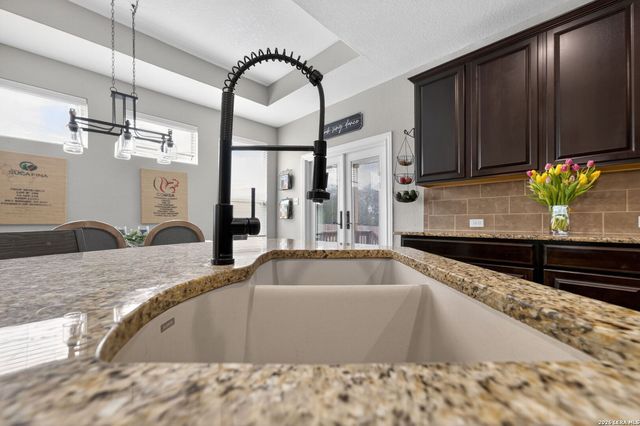 22811 Akin Town, San Antonio, TX 78261