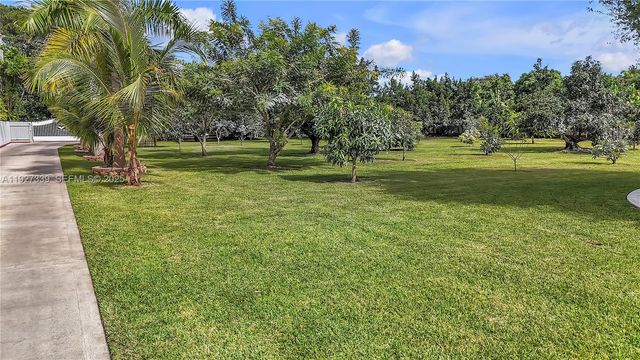 17300 SW 292nd St, Homestead, FL 33030