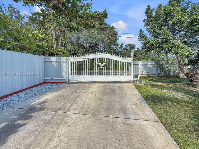17300 SW 292nd St, Homestead, FL 33030