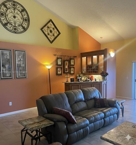 1320 NW 161st Ave, Pembroke Pines, FL 33028