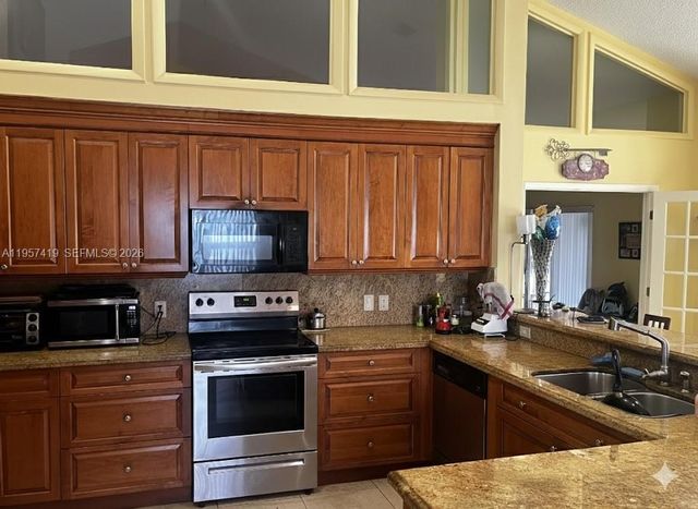 1320 NW 161st Ave, Pembroke Pines, FL 33028