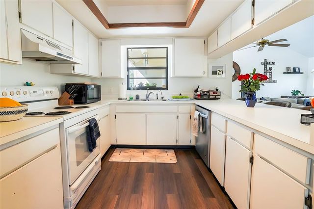 2506 BORDEAUX WAY, Lutz, FL 33559