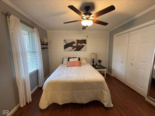 950 Cottonwood Drive, Columbus, IN 47203