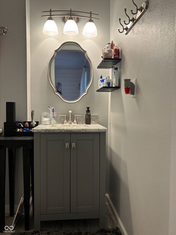 950 Cottonwood Drive, Columbus, IN 47203