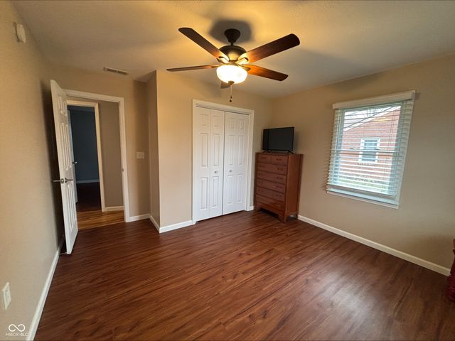 950 Cottonwood Drive, Columbus, IN 47203