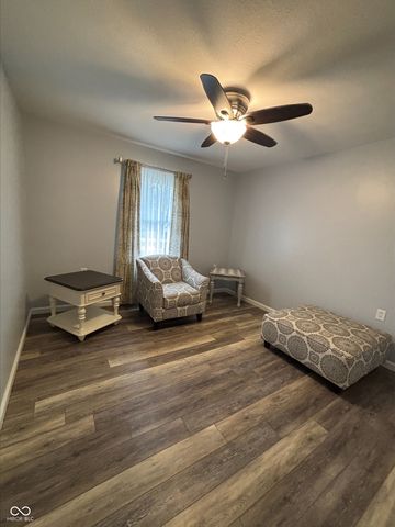 950 Cottonwood Drive, Columbus, IN 47203