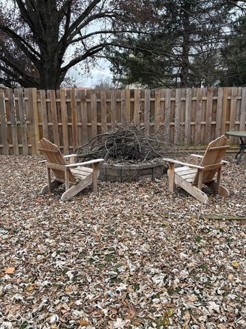 950 Cottonwood Drive, Columbus, IN 47203