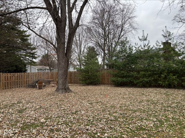 950 Cottonwood Drive, Columbus, IN 47203