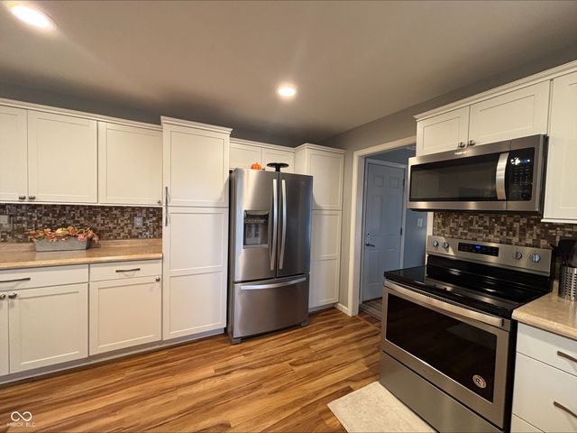 950 Cottonwood Drive, Columbus, IN 47203