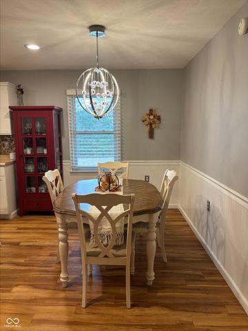 950 Cottonwood Drive, Columbus, IN 47203