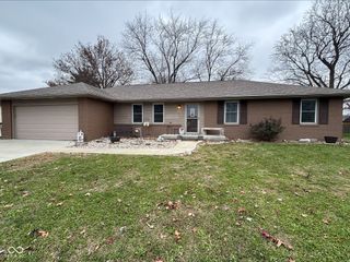 950 Cottonwood Drive, Columbus, IN 47203