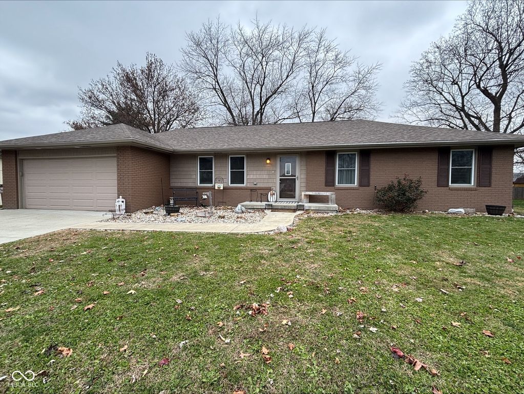 950 Cottonwood Drive, Columbus, IN 47203