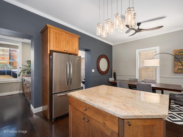 2120 W Race Avenue, Chicago, IL 60612
