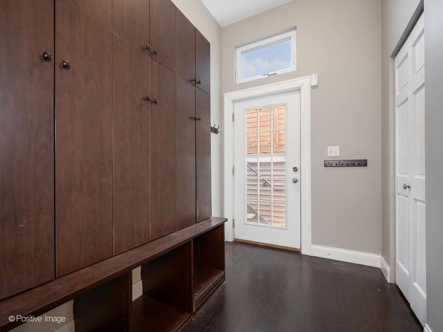 2120 W Race Avenue, Chicago, IL 60612