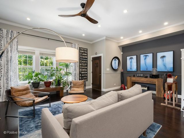 2120 W Race Avenue, Chicago, IL 60612