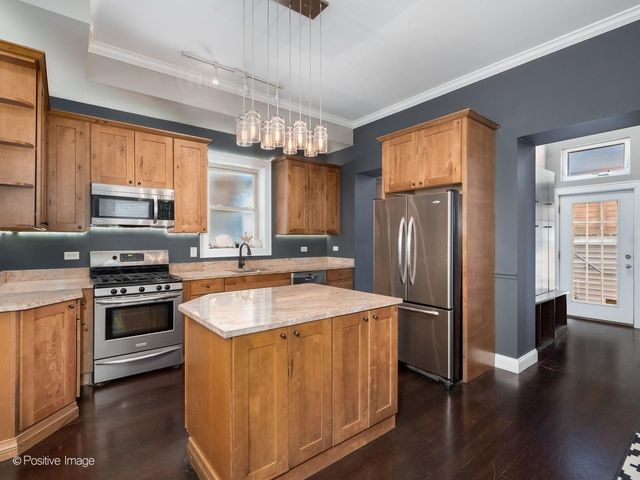 2120 W Race Avenue, Chicago, IL 60612