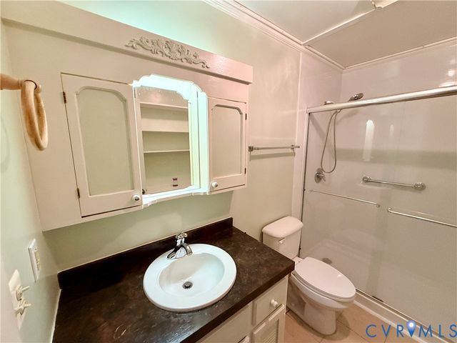 128 S 12th Ave, Hopewell, VA 23860