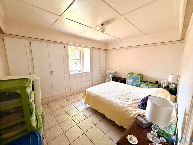 128 S 12th Ave, Hopewell, VA 23860