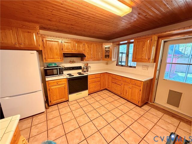 128 S 12th Ave, Hopewell, VA 23860
