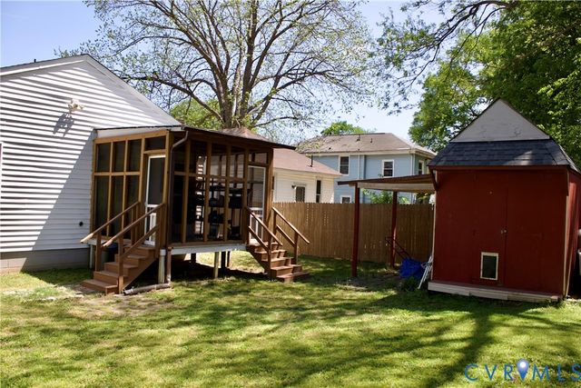 128 S 12th Ave, Hopewell, VA 23860