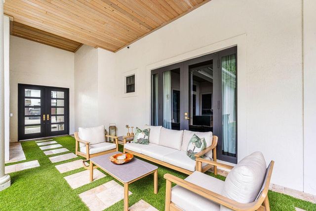 8849 Valhalla Drive, Delray Beach, FL 33446