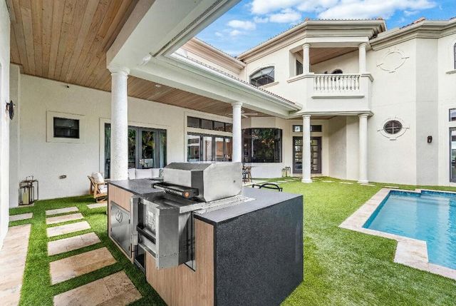 8849 Valhalla Drive, Delray Beach, FL 33446