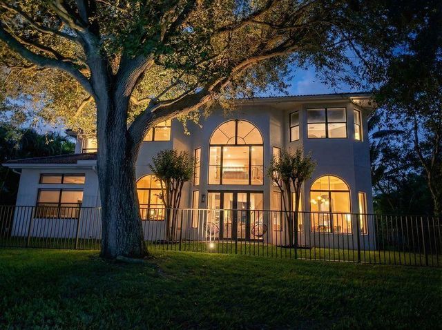 8849 Valhalla Drive, Delray Beach, FL 33446