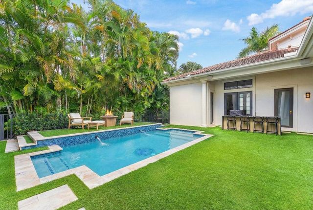 8849 Valhalla Drive, Delray Beach, FL 33446