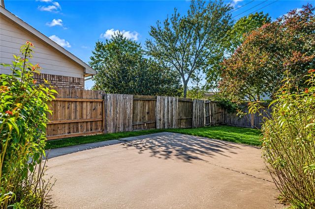 321 Holly Branch Lane, Kemah, TX 77565