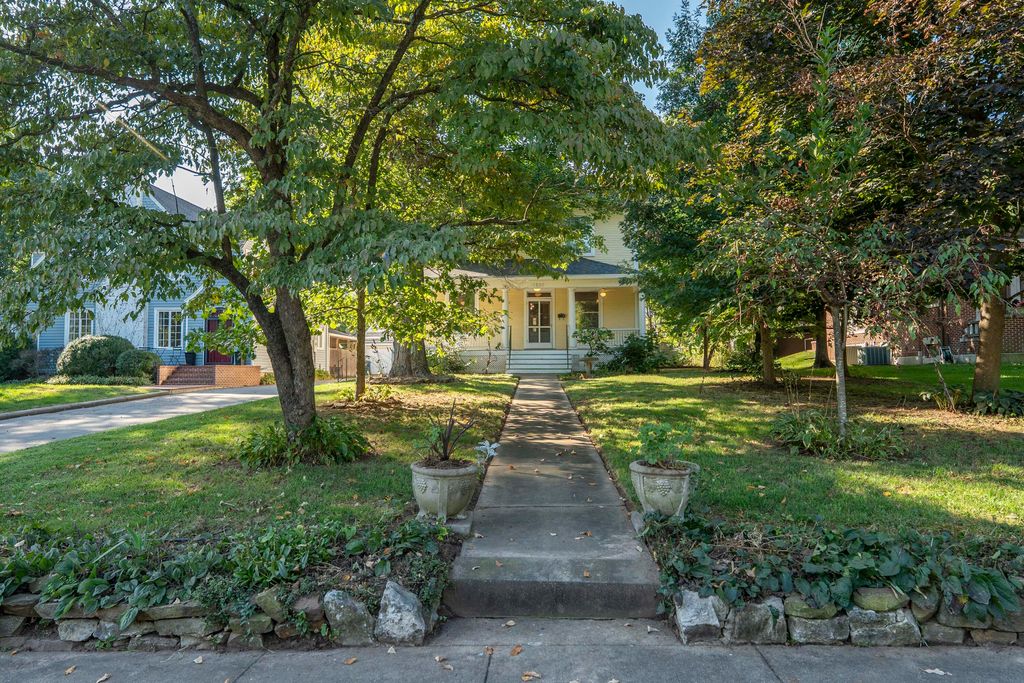 1330 East Walnut Street, Springfield, MO 65802