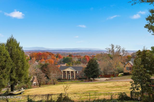 11134 Crown Point Drive, Knoxville, TN 37934