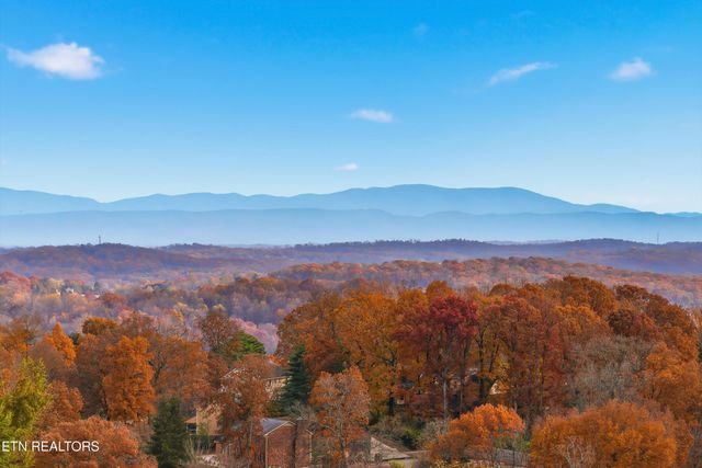 11134 Crown Point Drive, Knoxville, TN 37934