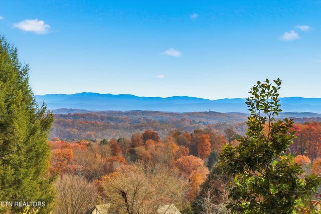 11134 Crown Point Drive, Knoxville, TN 37934