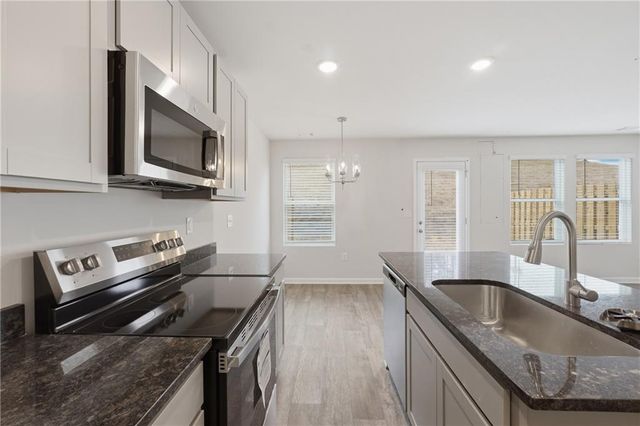 216 Norchester Avenue, Hogansville, GA 30230