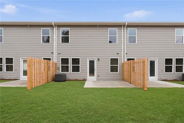 216 Norchester Avenue, Hogansville, GA 30230