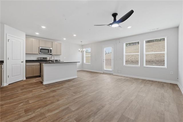 216 Norchester Avenue, Hogansville, GA 30230