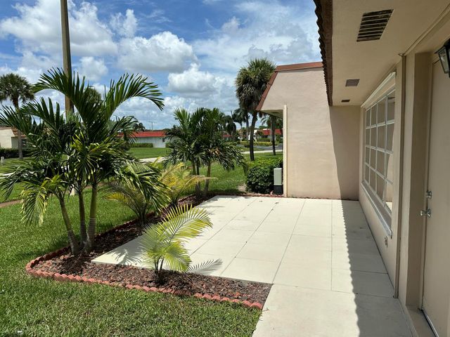 5775 Fernley Drive W 112, West Palm Beach, FL 33415