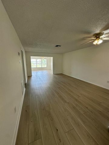 5775 Fernley Drive W 112, West Palm Beach, FL 33415