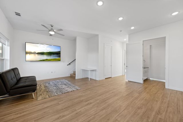 4901 Springdale RD 106, Austin, TX 78723