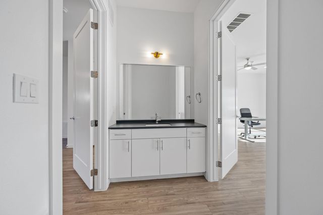 4901 Springdale RD 106, Austin, TX 78723