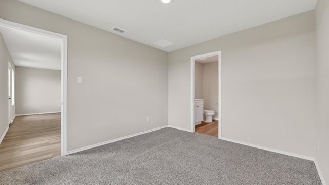 2204 BAKERSFIELD Drive, Fort Worth, TX 76036